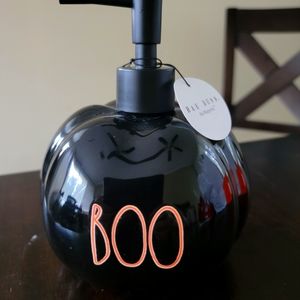 Rae dunn soap dispenser,boo decor
